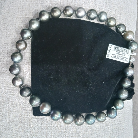 Cultured Black Tahitian Pearl Necklace - Picture 5 of 6